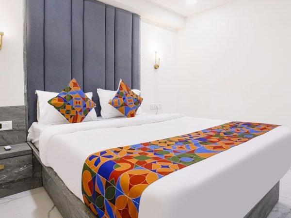 A comfortable and budget-friendly room with essential amenities for a relaxing stay.